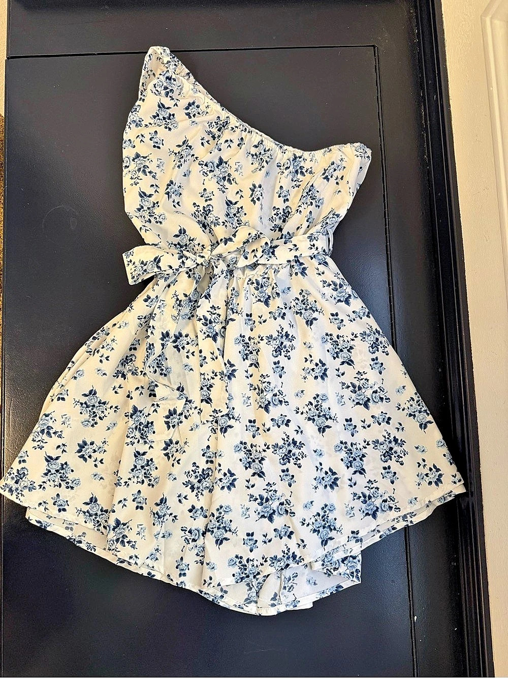 Women’s white and blue floral romper - size small